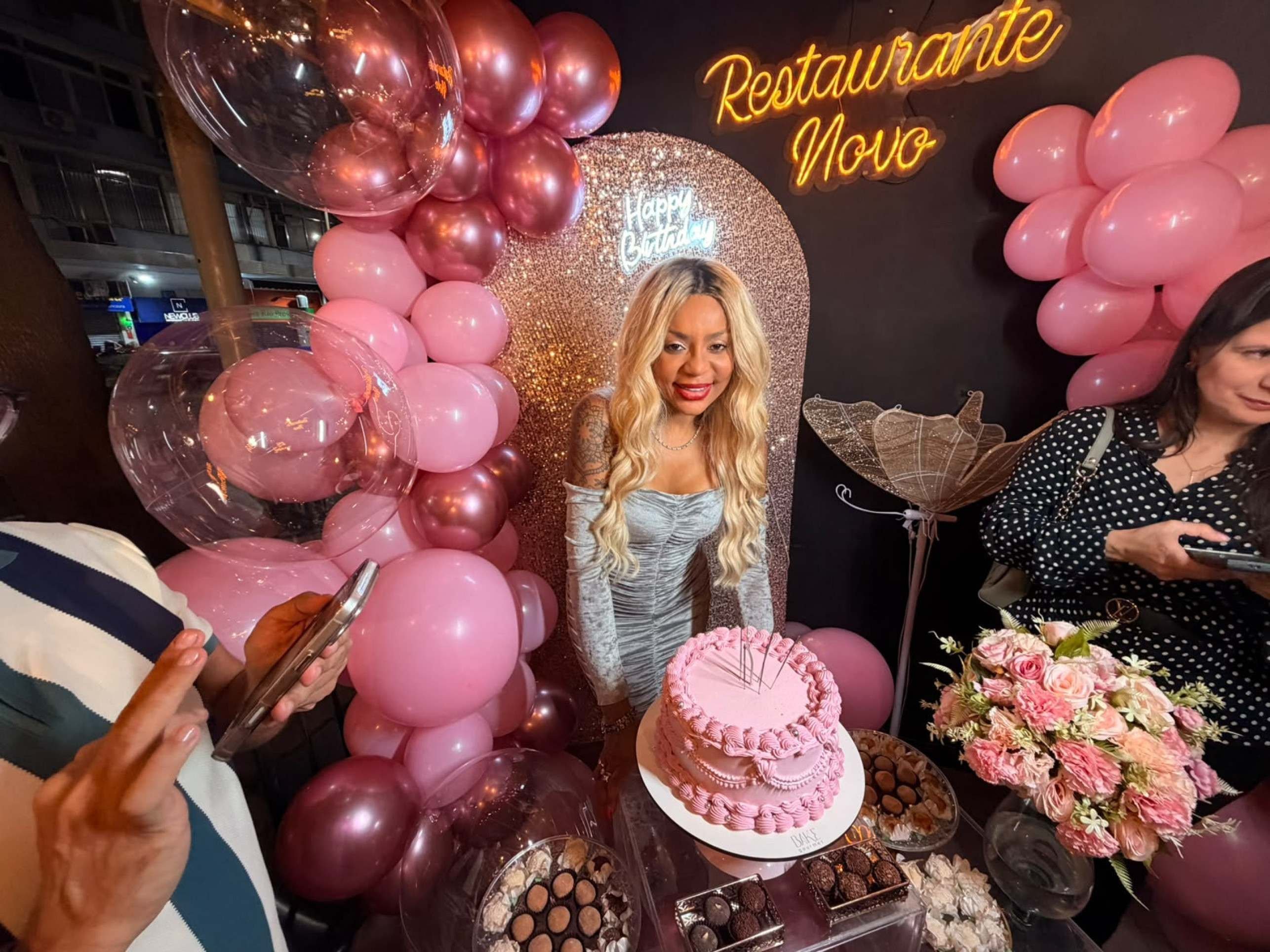 Plena, Cariúcha comemora aniversário entre familiares e amigos no Rio de Janeiro