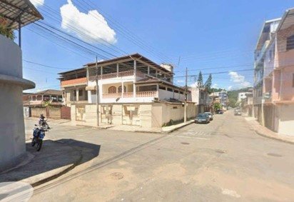 Bairro Amaro Lanari em Coroenel Fabriciano onde um home de 37 anos confessou ter matado com golpes de botij&atilde;o de g&aacute;s a mulher, C&iacute;cera Roberta Pereira de Farias, de 36 anos -  (crédito: Reprodu&ccedil;&atilde;o/Google StreetView)