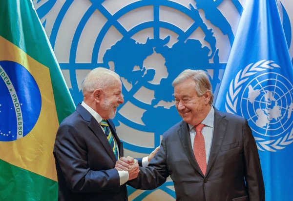 Lula e Guterres estarão juntos na ONU. Secretário-geral foi alertado da ingerência dos EUA na eleição brasileira -  (crédito: Ricardo Stuckert/PR)