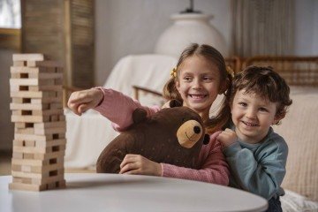 A ciência já sabe: as meninas aprendem a falar e desenvolvem habilidades sociais mais cedo - (crédito: Magnific) A ciência já sabe: as meninas aprendem a falar e desenvolvem habilidades sociais mais cedo - (crédito: Magnific)