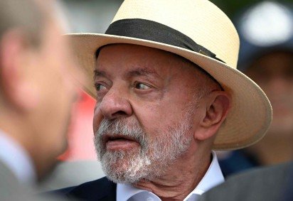 Presidente Lula, alvo de nova pesquisa BTG/Nexus que aponta sua desaprova&ccedil;&atilde;o em 50% e avalia&ccedil;&atilde;o do governo em queda -  (crédito: MAURO PIMENTEL / AFP) -Presidente Lula, alvo de nova pesquisa BTG/Nexus que aponta sua desaprova&ccedil;&atilde;o em 50% e avalia&ccedil;&atilde;o do governo em queda -  (crédito: MAURO PIMENTEL / AFP)