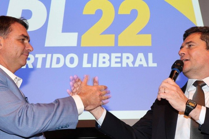 Flávio Bolsonaro para presidente e Moro para governador lideram as preferências do eleitorado paranaense, segundo o Real Time Big Data - (crédito: Beto Barata/PL) Flávio Bolsonaro para presidente e Moro para governador lideram as preferências do eleitorado paranaense, segundo o Real Time Big Data - (crédito: Beto Barata/PL)