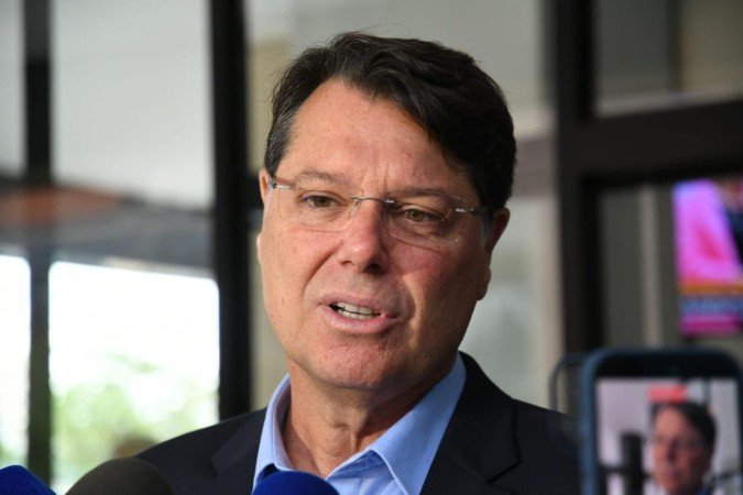 Ao chegar para o Debate na Record, o candidato do Novo ao Governo do DF destacou a importância de debater o combate à corrupção - (crédito: Marcelo Ferreira/CB/DA Press) Ao chegar para o Debate na Record, o candidato do Novo ao Governo do DF destacou a importância de debater o combate à corrupção - (crédito: Marcelo Ferreira/CB/DA Press)