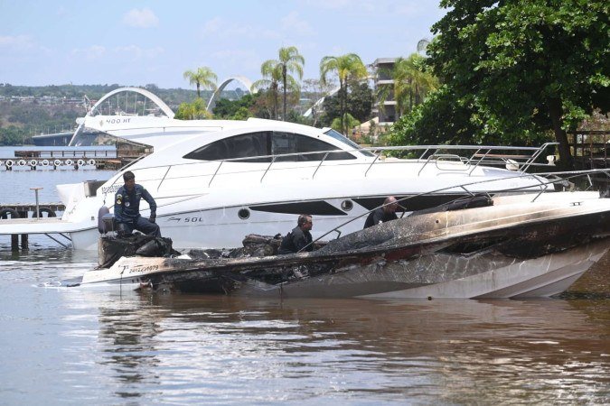 Marinha do Brasil e PCDF realizaram perícia em lancha