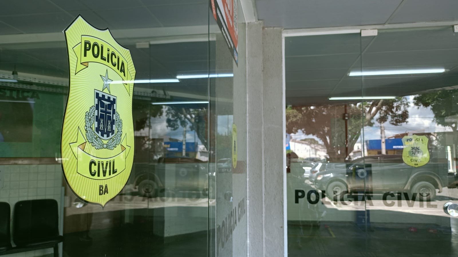 Emblema da Polícia Civil da Bahia, instituição que atuou na prisão dos suspeitos de tortura de adolescente em Feira de Santana - (crédito: Divulgação / Ascom-PCBA) Emblema da Polícia Civil da Bahia, instituição que atuou na prisão dos suspeitos de tortura de adolescente em Feira de Santana - (crédito: Divulgação / Ascom-PCBA)