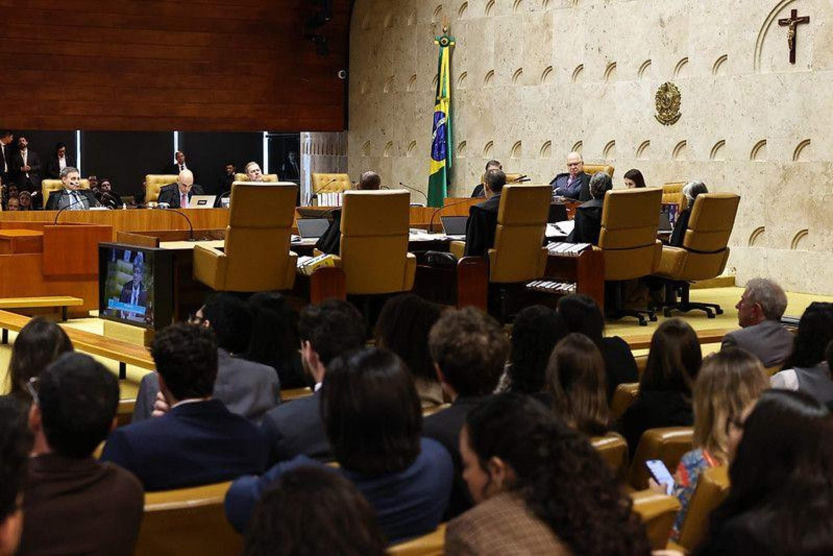 Nem impeachment de ministros vai resolver crise do Supremo, avalia professor autor de livro sobre o STF