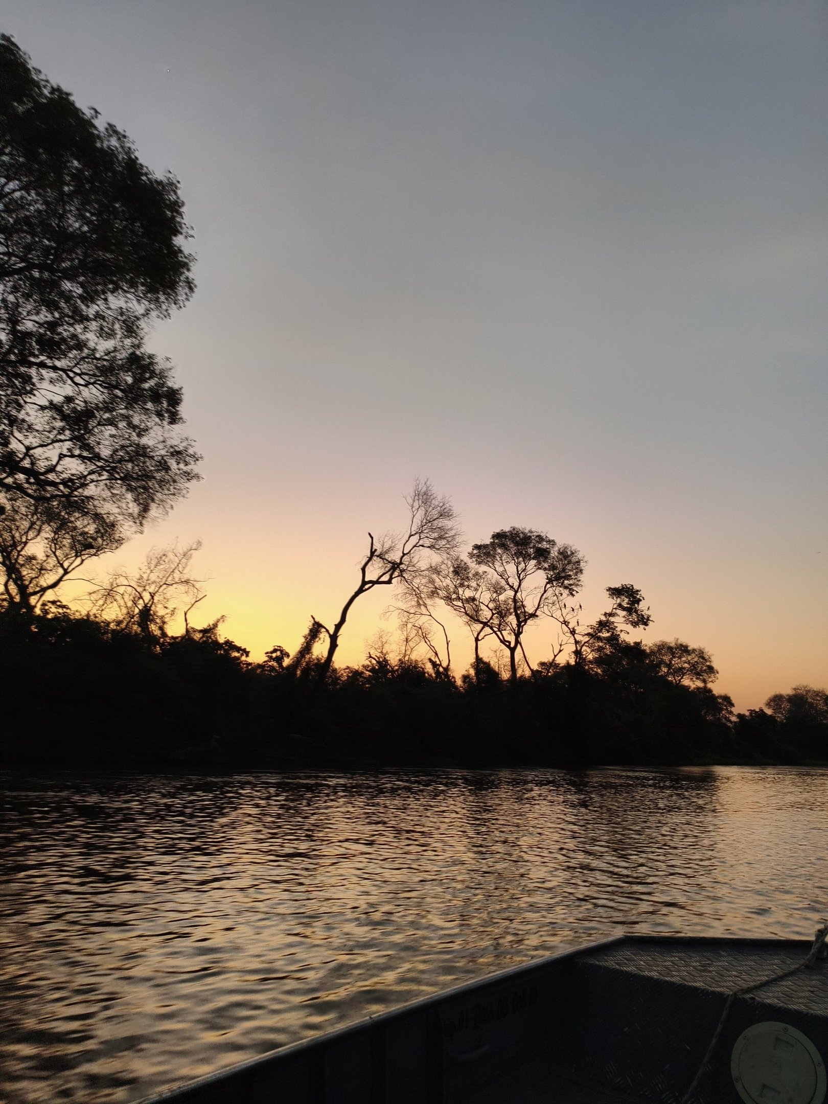  P&ocirc;r do Sol no Rio Miranda, no Mato Grosso do Sul: beleza divina     