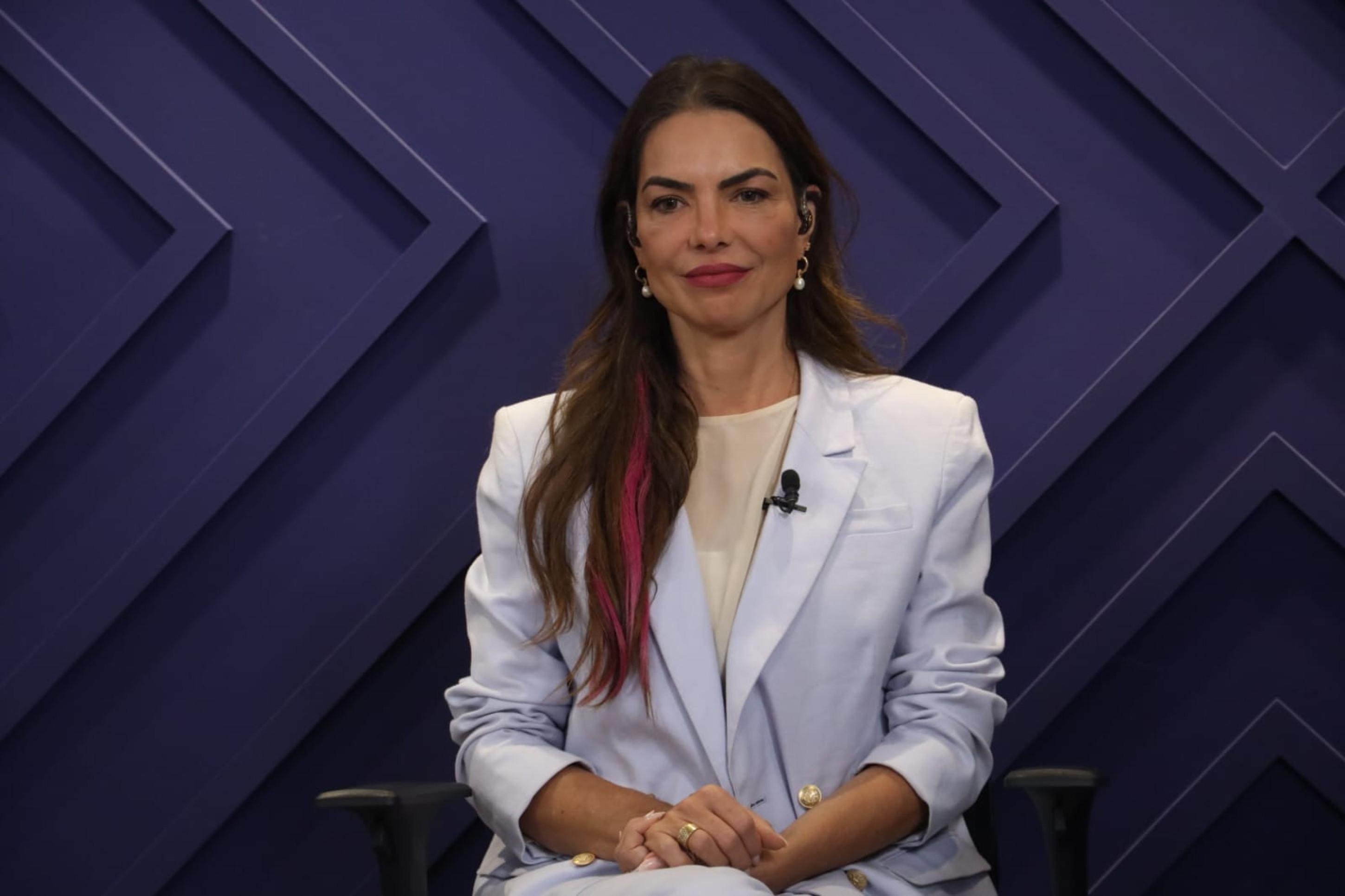 Paula Belmonte defende transparência e promete 40 novas UBSs