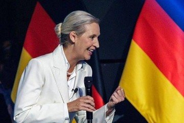 A AfD pediu que se deixasse de falar das duas guerras mundiais e do Holocausto, dando prioridade a aspectos positivos da história do país - (crédito: Sean Gallup/Getty Images) A AfD pediu que se deixasse de falar das duas guerras mundiais e do Holocausto, dando prioridade a aspectos positivos da história do país - (crédito: Sean Gallup/Getty Images)