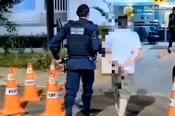 Homem foi encaminhado para a 1ª Delegacia de Polícia (Asa Sul) - (crédito: PMDF/Divulgação) Homem foi encaminhado para a 1ª Delegacia de Polícia (Asa Sul) - (crédito: PMDF/Divulgação)