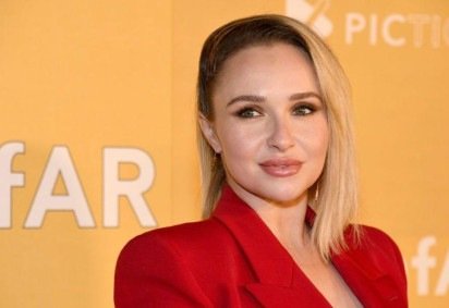 Hayden Panettiere como a líder de torcida Claire Bennet em <em>Heroes</em>, em 2006 -  (crédito: NBC Universal via Getty Images) -Hayden Panettiere como a líder de torcida Claire Bennet em <em>Heroes</em>, em 2006 -  (crédito: NBC Universal via Getty Images)