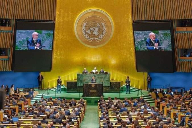 Lula é aplaudido quatro vezes durante discurso na ONU