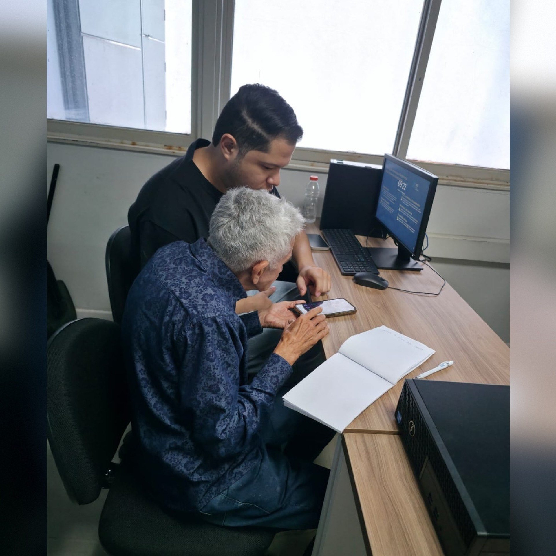 Projeto gratuito capacita idosos no uso de tecnologias; veja como participar