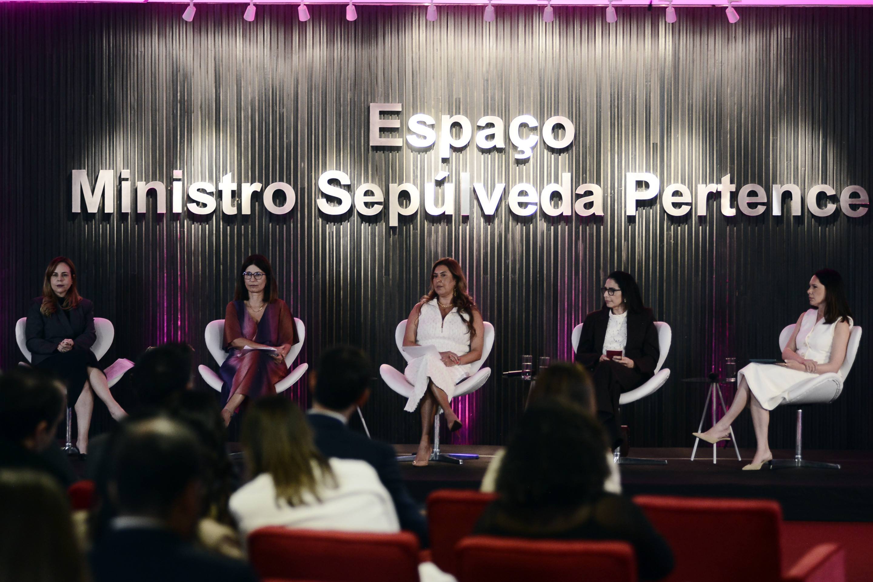 DF tem 12 processos por violência política de gênero, diz TSE
