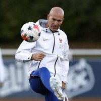  O técnico Zinedine Zindane emfremta a Turquia, a Bélgica duas vezes e a Itália em jogos oficiais da Nations League -  (crédito: Franck Fife/AFP)