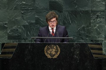 Milei diz que ONU é 'organização inútil' que alimenta 'casta de parasitas'
- (crédito: AFP) Milei diz que ONU é 'organização inútil' que alimenta 'casta de parasitas'
- (crédito: AFP)
