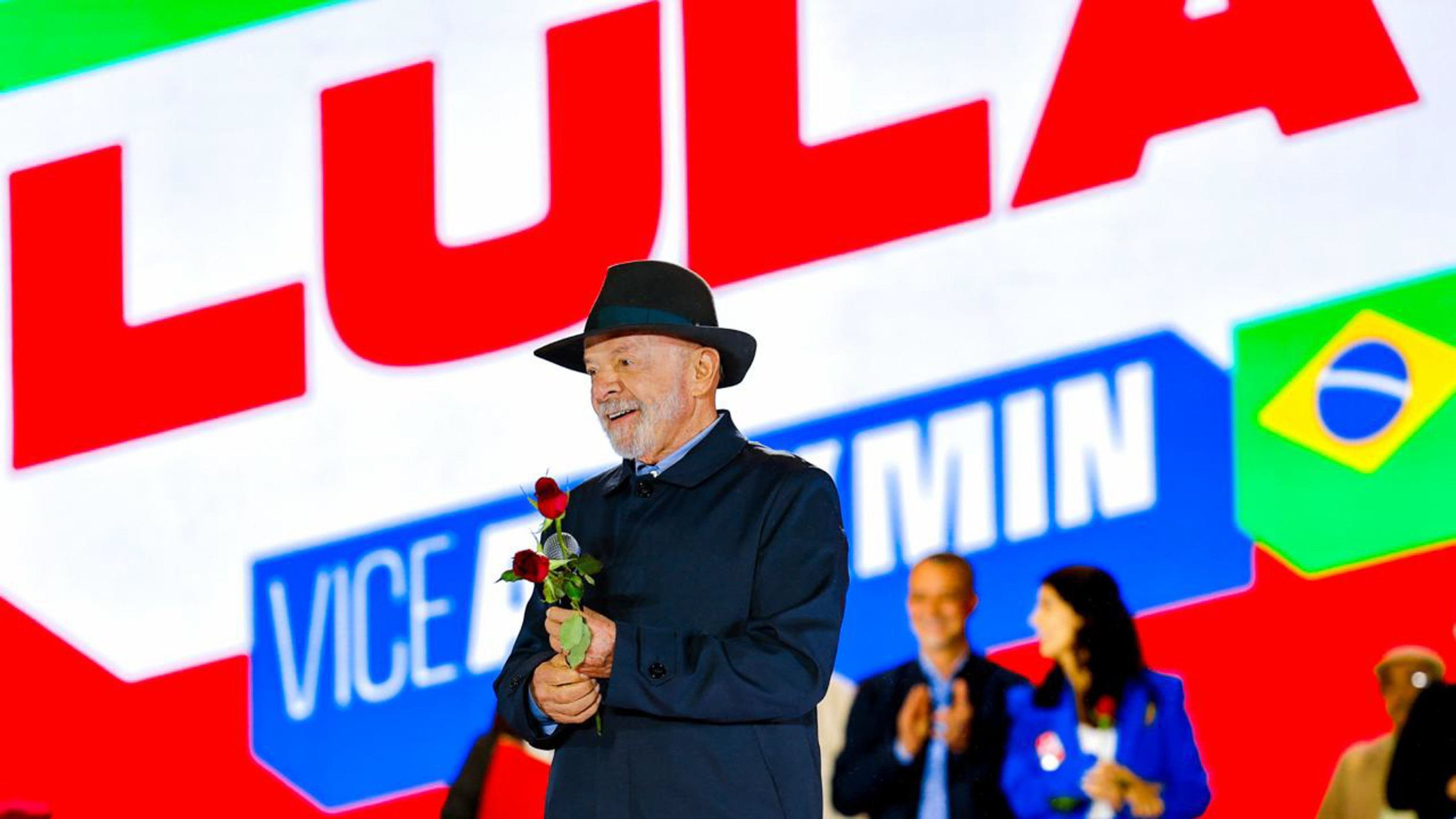 Lula diz que governo deve priorizar o povo, não os amigos