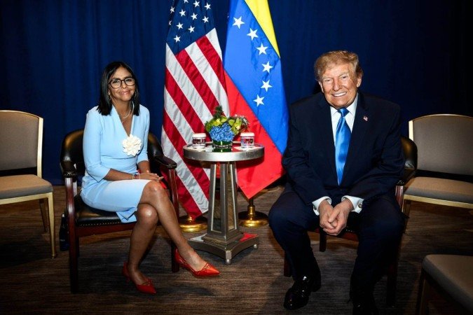 Trump e Delcy Rodríguez se reúnem pela 1° vez desde a captura de maduro