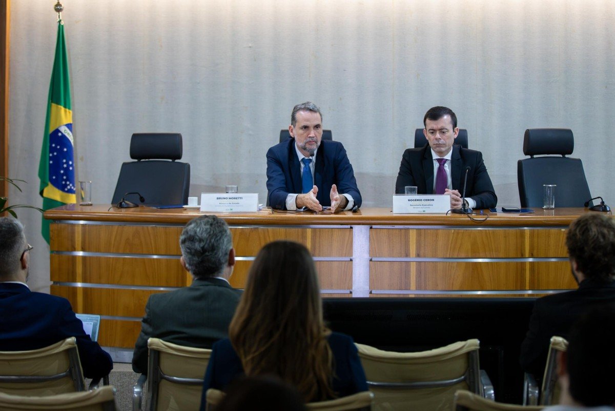Governo reduz contenção em R$ 1,9 bi e cita queda de despesas com previdência