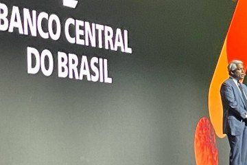 Kurian apresenta como a IA tem sido usada no Brasil - (crédito: Roberto Fonseca) Kurian apresenta como a IA tem sido usada no Brasil - (crédito: Roberto Fonseca)