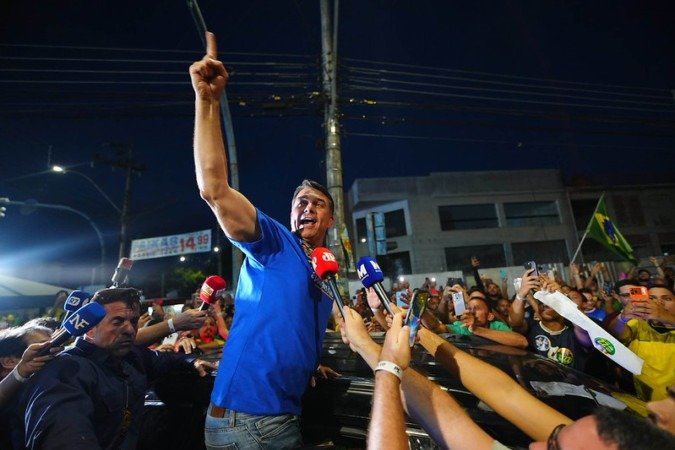 Ação judicial cita episódios em que houve suposta campanha eleitoral indevida - (crédito: Charles Vieira/Campanha Flávio Bolsonaro) Ação judicial cita episódios em que houve suposta campanha eleitoral indevida - (crédito: Charles Vieira/Campanha Flávio Bolsonaro)