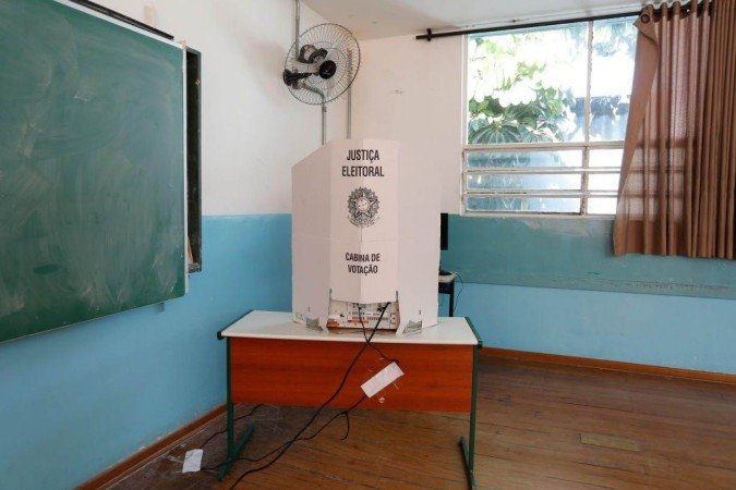 Votos nulos, brancos e abstenções devem ser recorde este ano, aposta autor de livro sobre eleições no Brasil: 'Tem algo diferente desta vez' - (crédito: BBC Geral) Votos nulos, brancos e abstenções devem ser recorde este ano, aposta autor de livro sobre eleições no Brasil: 'Tem algo diferente desta vez' - (crédito: BBC Geral)