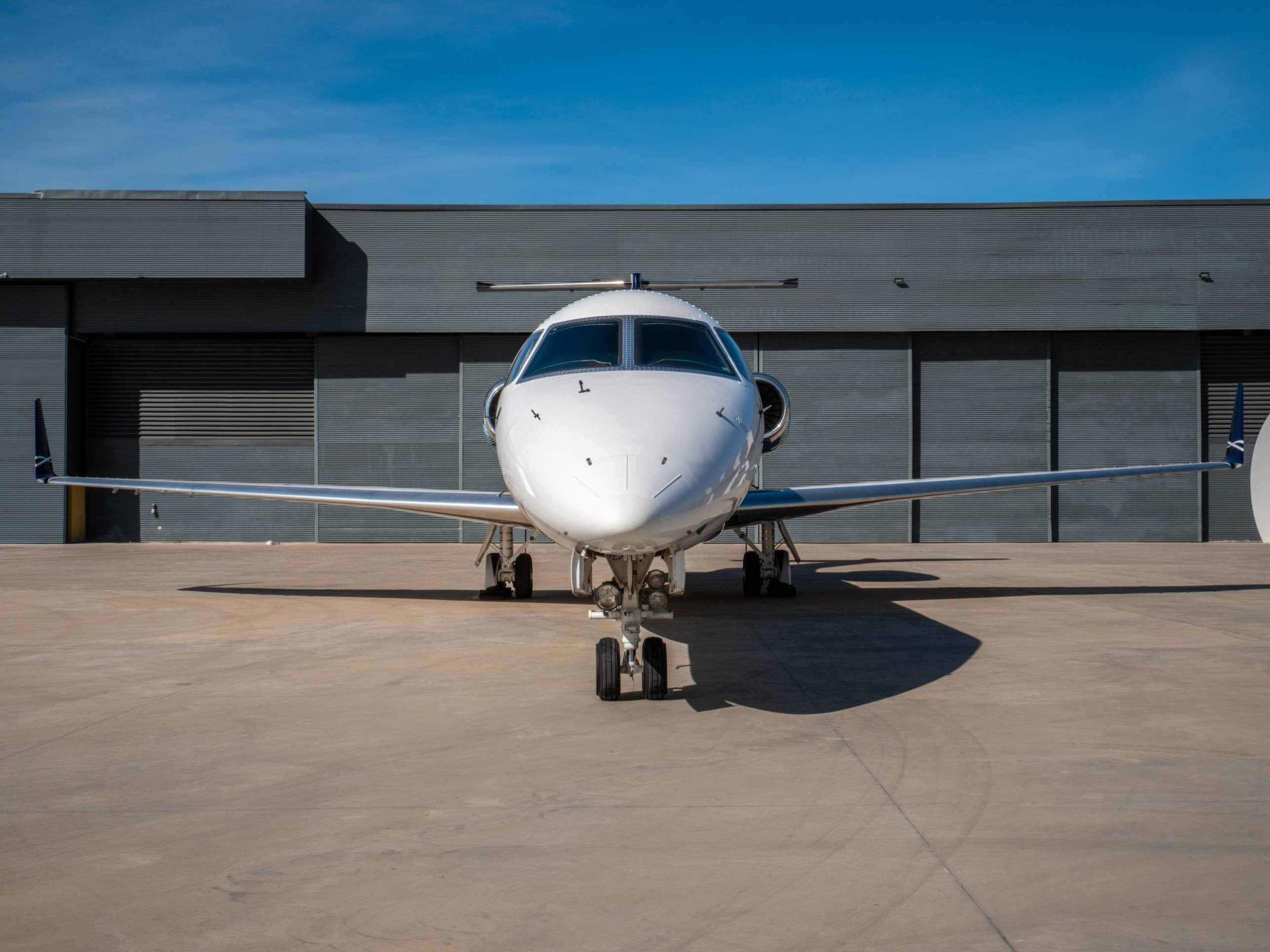 O Legacy 650 é um jato executivo produzido pela Embraer. O modelo tem autonomia para voos de longa distância, capacidade para até 13 passageiros e três tripulantes e dois motores Rolls-Royce AE 3007A2