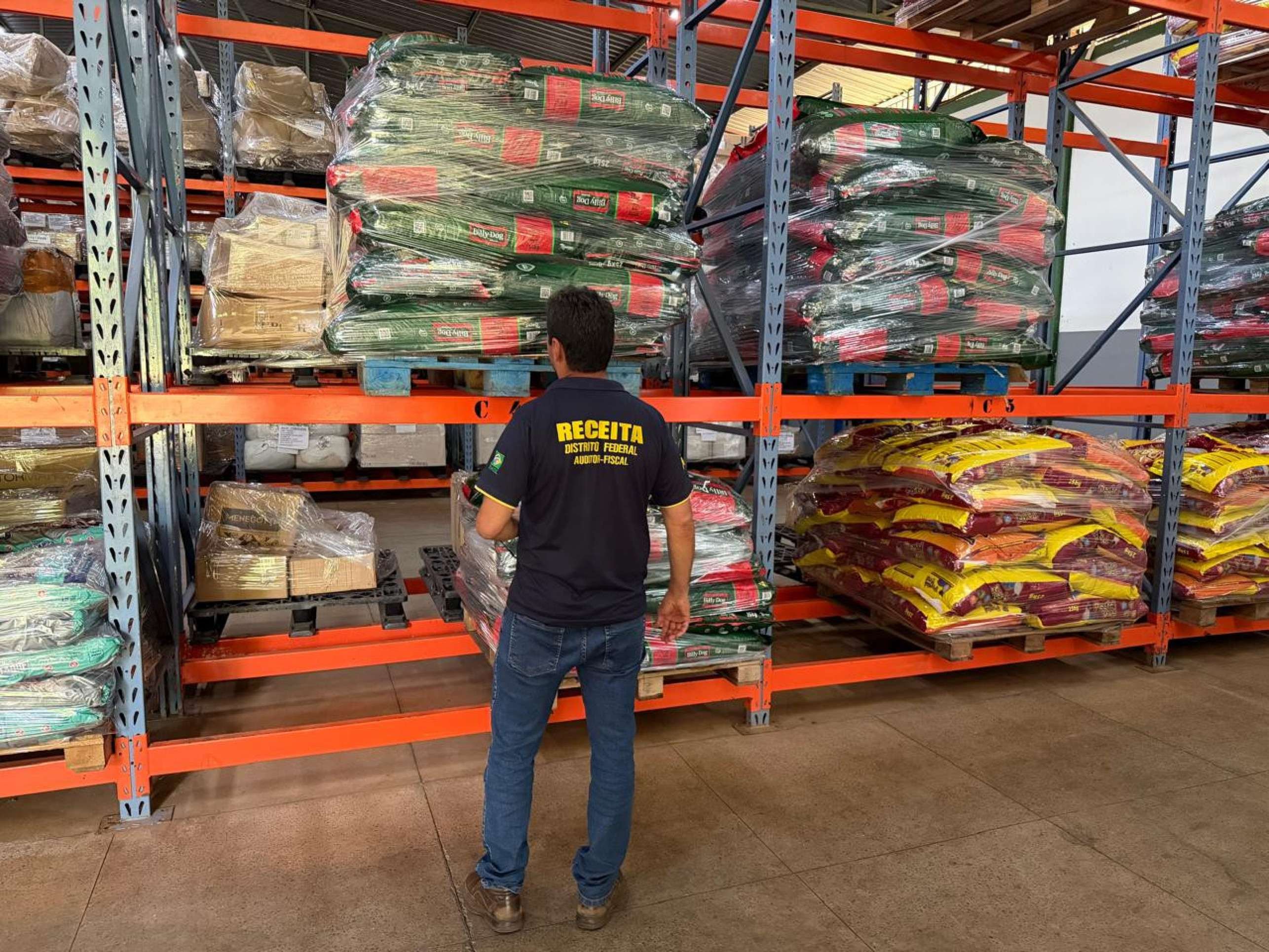 Duas empresas de tecidos no DF são acusadas de emitir notas fiscais falsas