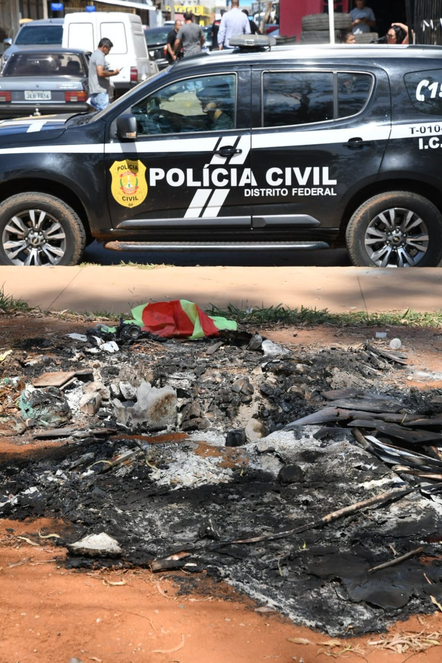Corpo de rec&eacute;m-nascido &eacute; encontrado carbonizado no Recanto das Emas