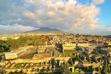Ruínas de Pompeia: mineral rico em potássio expelido pelo Vesúvio auxiliou pesquisadores a ajustarem um importante método de datação geológica  -  (crédito: Wikimedia Commons/Divulgação )