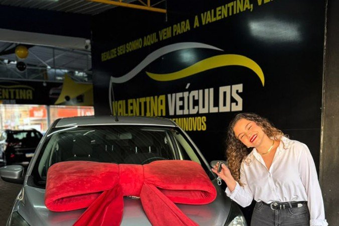  Mariana compra carro após anos de viagens exaustivas de ônibus