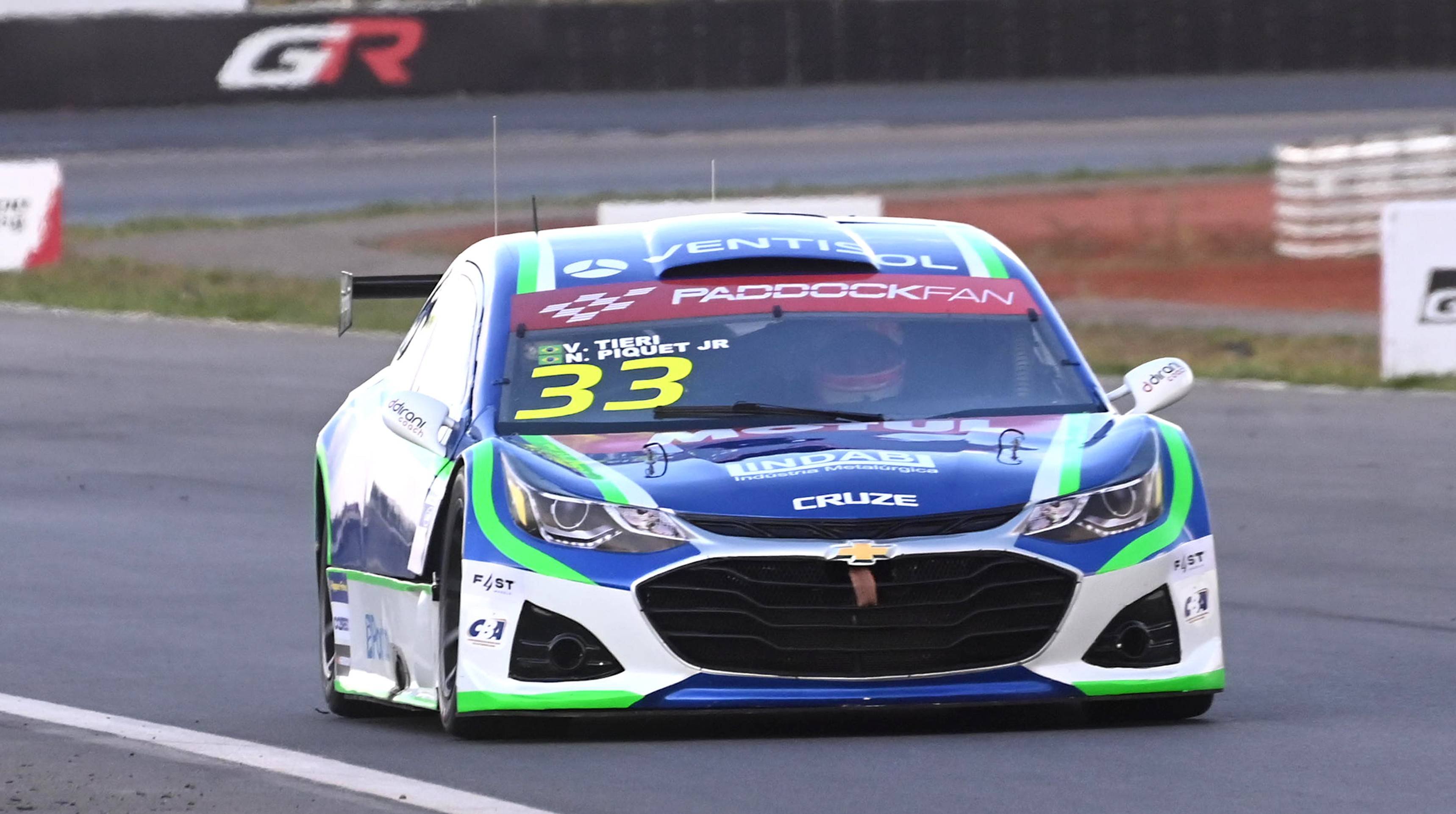 Irmãos Piquet aceleram em duelo familiar na Stock Car em Brasília