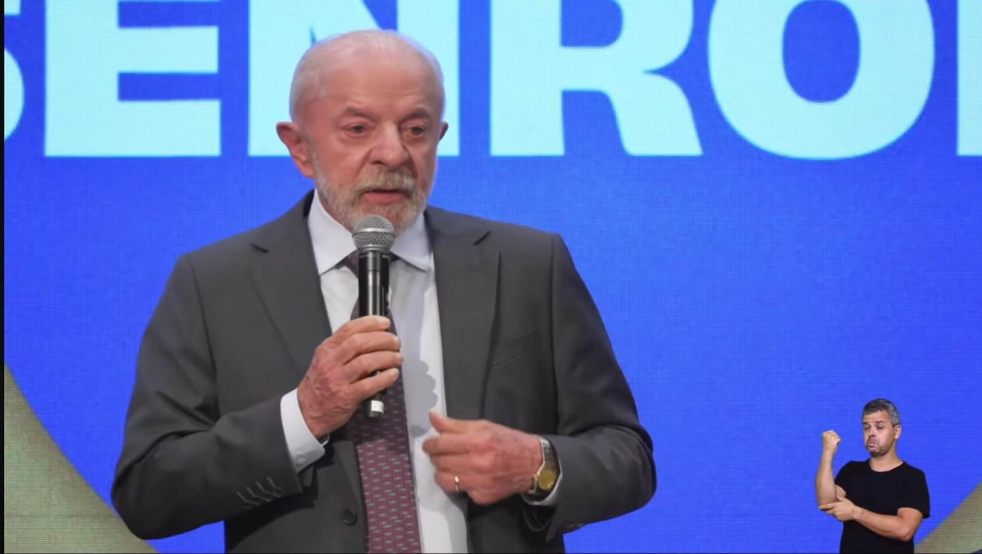 Lula diz que bets não são essenciais ao futebol e defende combate ao endividamento