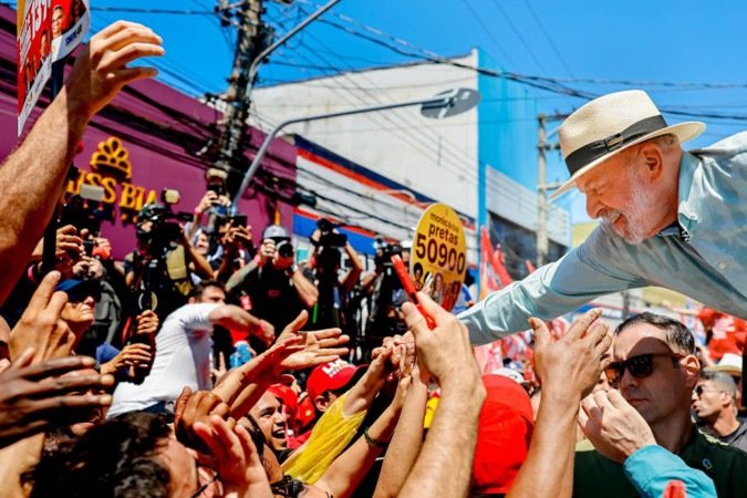 O montante gasto pela campanha do petista é 7,4 vezes maior que o destinado pelo seu principal adversário - (crédito: Ricardo Stuckert/PR ) O montante gasto pela campanha do petista é 7,4 vezes maior que o destinado pelo seu principal adversário - (crédito: Ricardo Stuckert/PR )