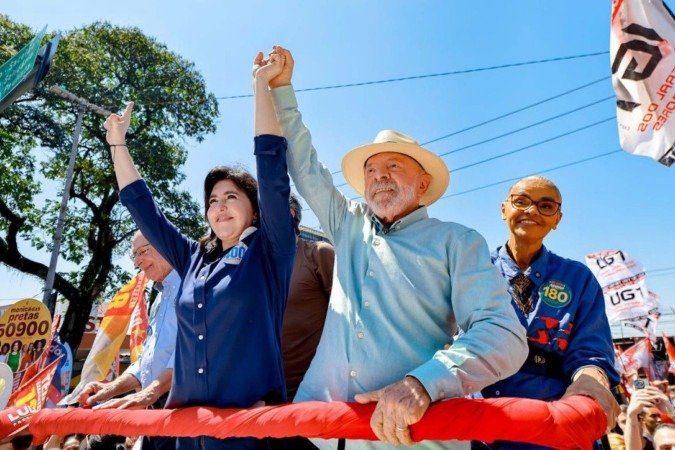 Lula, vice e ex-ministros durante ato na Zona Leste de São Paulo - (crédito: Ricardo Stuckert/PR) Lula, vice e ex-ministros durante ato na Zona Leste de São Paulo - (crédito: Ricardo Stuckert/PR)
