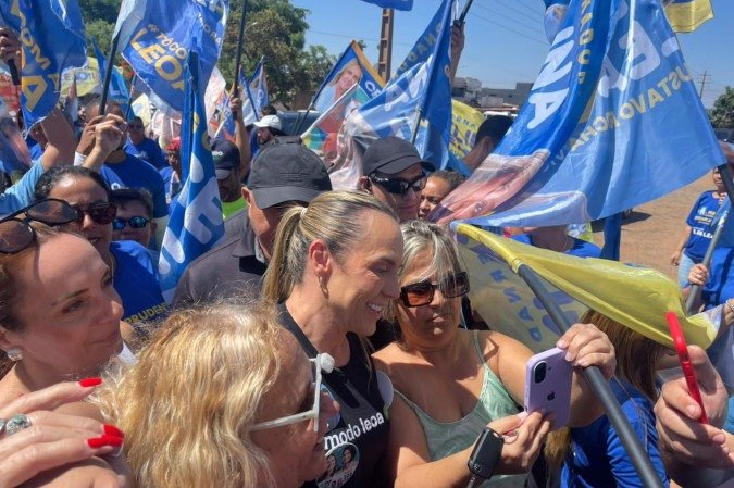 A declaração ocorreu neste domingo (27/9), durante agenda de campanha na Ponte Alta, após encontro com apoiadores. - (crédito: Davi Cruz CB/DA Press) A declaração ocorreu neste domingo (27/9), durante agenda de campanha na Ponte Alta, após encontro com apoiadores. - (crédito: Davi Cruz CB/DA Press)