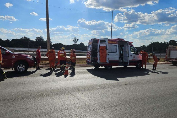 Sinistro ocorreu na Ponte do Bragueto, sentido Sobradinho - (crédito: Divulgação) Sinistro ocorreu na Ponte do Bragueto, sentido Sobradinho - (crédito: Divulgação)