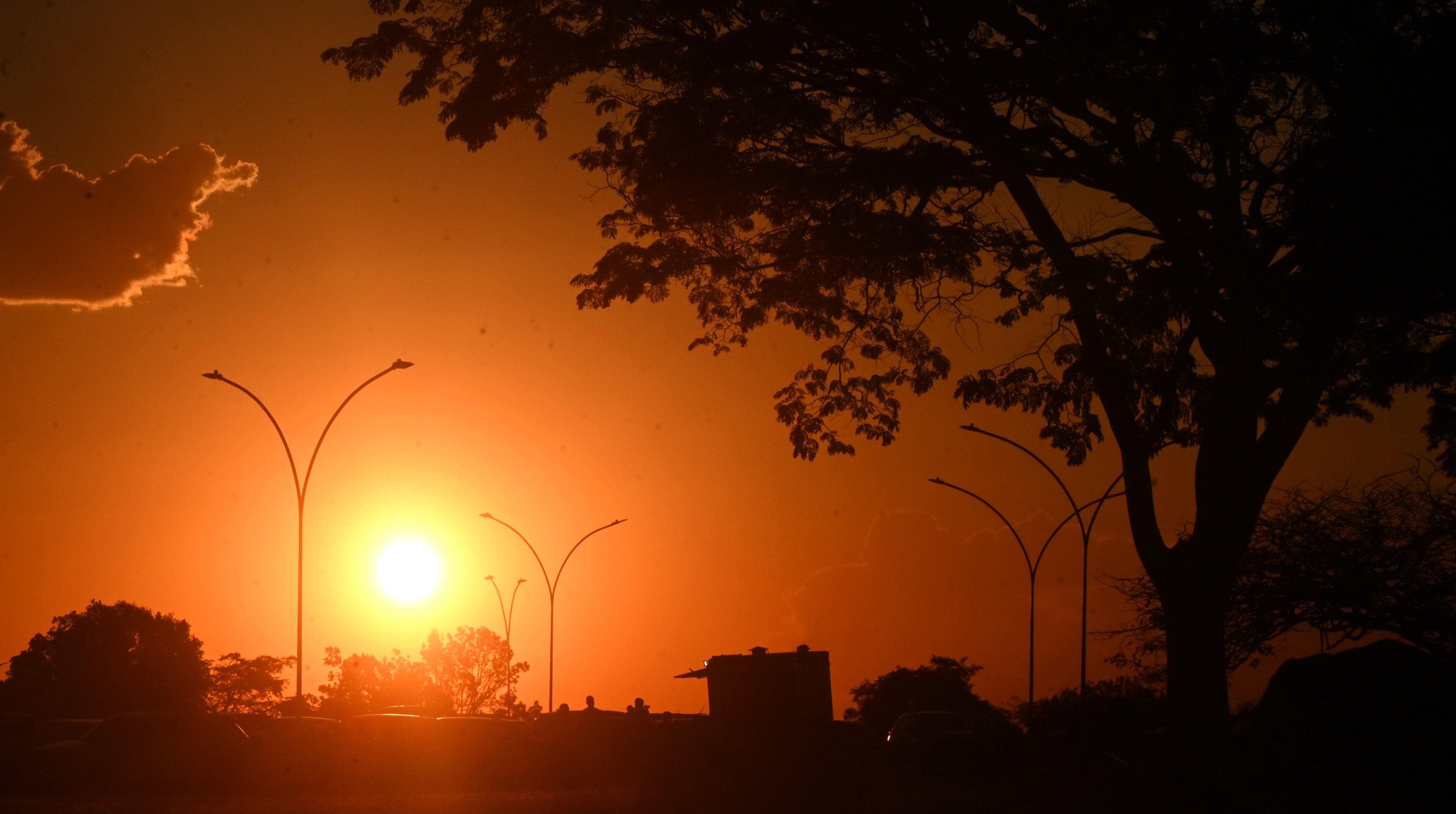 Orientação é consumir bastante líquido ao longo de todo o dia, utilizar protetor solar, hidratar as vias aéreas com soro fisiológico e priorizar ambientes umidificados -  (crédito:  Ed Alves/CB/D.A Press)