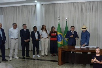 Lula sanciona lei que estabelece o desenvolvimento do futebol feminino como prioridade da política esportiva nacional - (crédito: Reprodução) Lula sanciona lei que estabelece o desenvolvimento do futebol feminino como prioridade da política esportiva nacional - (crédito: Reprodução)