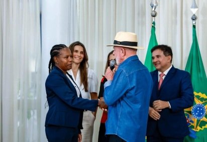  28.09.26 - O presidente da Rep..blica, Luiz In..cio Lula da Silva, durante San....o do PL n.. 4.578/2025, que disp..e sobre as diretrizes para o desenvolvimento do futebol feminino, na Base A..rea de Bras..lia, Bras..lia - DF..Foto: Ricardo Stuckert.
     -  (crédito:  Foto: Ricardo Stuckert.) - 28.09.26 - O presidente da Rep..blica, Luiz In..cio Lula da Silva, durante San....o do PL n.. 4.578/2025, que disp..e sobre as diretrizes para o desenvolvimento do futebol feminino, na Base A..rea de Bras..lia, Bras..lia - DF..Foto: Ricardo Stuckert.
     -  (crédito:  Foto: Ricardo Stuckert.)