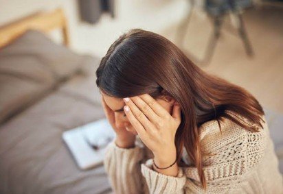 Pesquisadores acreditam que a redução de estrogênio na menopausa pode afetar o envelhecimento do cérebro feminino, ajudando a explicar por que as mulheres têm maior risco de demência -  (crédito: PixHere/Divulgação ) -Pesquisadores acreditam que a redução de estrogênio na menopausa pode afetar o envelhecimento do cérebro feminino, ajudando a explicar por que as mulheres têm maior risco de demência -  (crédito: PixHere/Divulgação )