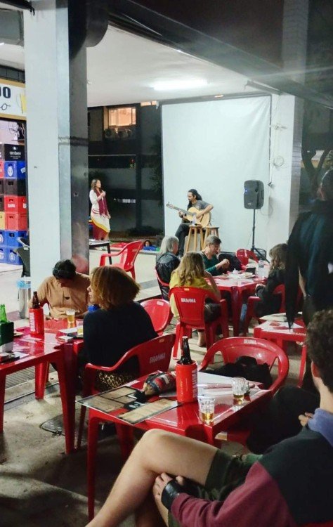 Poetas brasilienses se apresentam no boteco do Marcinho - (crédito: Divulgação) Poetas brasilienses se apresentam no boteco do Marcinho - (crédito: Divulgação)