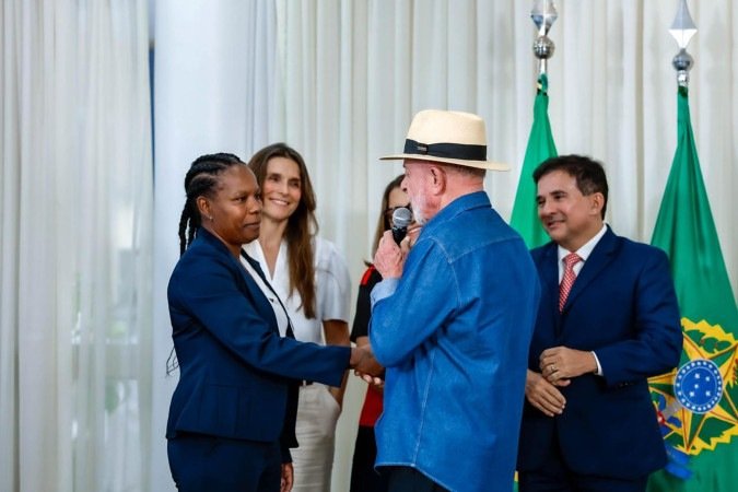 28.09.26 - O presidente da Rep..blica, Luiz In..cio Lula da Silva, durante San....o do PL n.. 4.578/2025, que disp..e sobre as diretrizes para o desenvolvimento do futebol feminino, na Base A..rea de Bras..lia, Bras..lia - DF..Foto: Ricardo Stuckert.
- (crédito: Foto: Ricardo Stuckert.) 28.09.26 - O presidente da Rep..blica, Luiz In..cio Lula da Silva, durante San....o do PL n.. 4.578/2025, que disp..e sobre as diretrizes para o desenvolvimento do futebol feminino, na Base A..rea de Bras..lia, Bras..lia - DF..Foto: Ricardo Stuckert.
- (crédito: Foto: Ricardo Stuckert.)