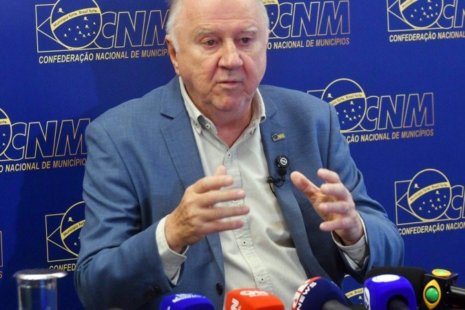 O presidente da Confederação Nacional de Municípios (CNM), Paulo Ziulkoski, detalha os desafios enfrentados pelos municípios brasileiros - (crédito: Ed Alves/CB/D.A Press) O presidente da Confederação Nacional de Municípios (CNM), Paulo Ziulkoski, detalha os desafios enfrentados pelos municípios brasileiros - (crédito: Ed Alves/CB/D.A Press)