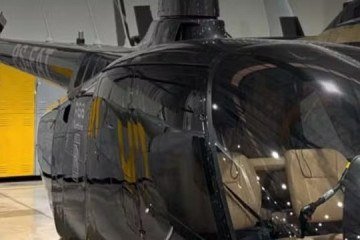 Um helicóptero Robinson R66, avaliado em R$ 10 milhões, foi apreendido durante a Operação Sanakay, que combate crimes financeiros - (crédito: Divulgação/MPSP) Um helicóptero Robinson R66, avaliado em R$ 10 milhões, foi apreendido durante a Operação Sanakay, que combate crimes financeiros - (crédito: Divulgação/MPSP)