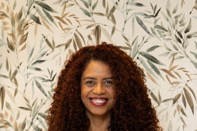 Regiane Moura, da Cor e Cacho, especialista em fio cacheado