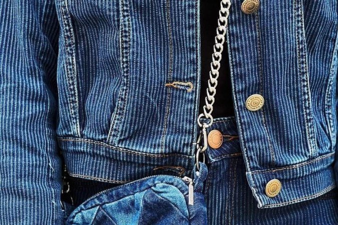 Acessórios e bolsas também funcionam trabalhados no jeans