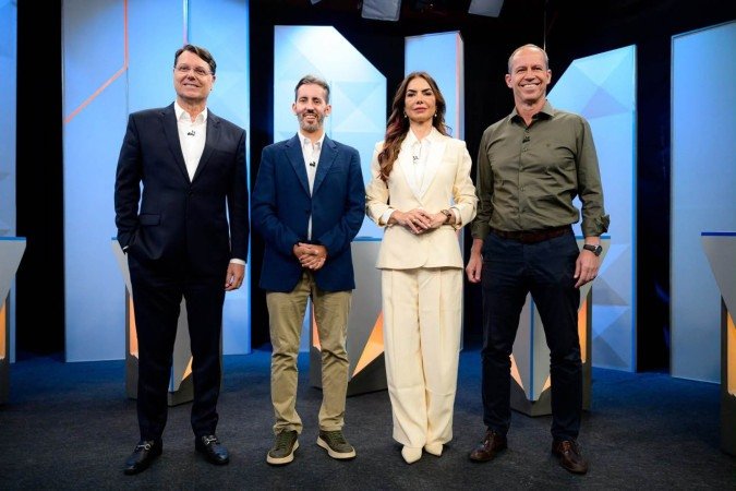 Os concorrentes ao GDF Kiko Caputo (Novo), Leandro Grass (PT), Paula Belmonte (PSDB) e Ricardo Cappelli (PSB) no debate promovido pela TV Globo - (crédito: Globo/Divulgação) Os concorrentes ao GDF Kiko Caputo (Novo), Leandro Grass (PT), Paula Belmonte (PSDB) e Ricardo Cappelli (PSB) no debate promovido pela TV Globo - (crédito: Globo/Divulgação)