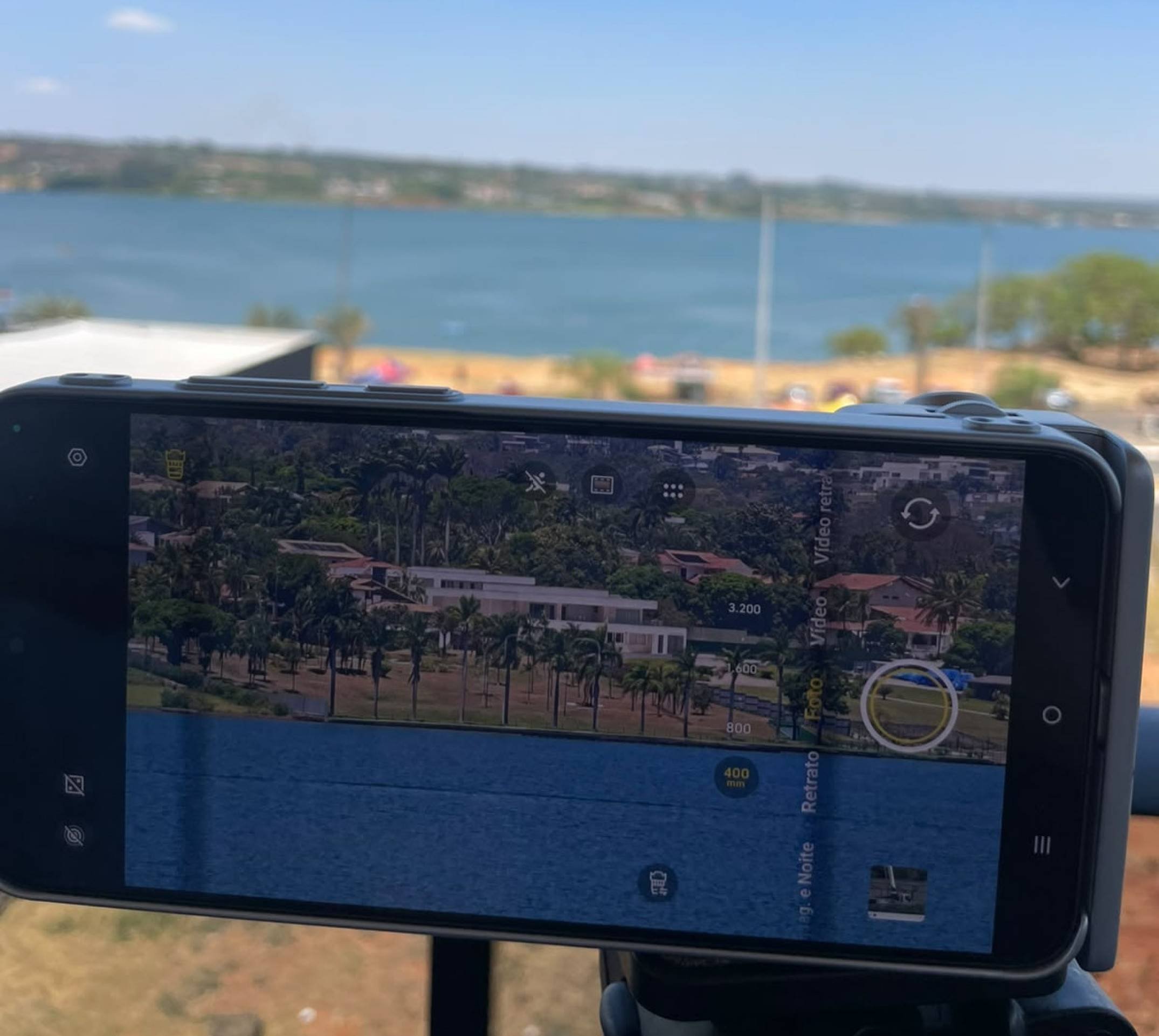 O zoom do X300 Ultra permite ver detalhes da outra margem do Lago Parano&aacute;  