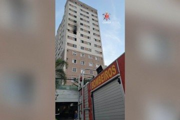 Ao chegarem ao local, as equipes de resgate identificaram que o fogo se concentrava no quarto - (crédito: Divulgação/CBMDF) Ao chegarem ao local, as equipes de resgate identificaram que o fogo se concentrava no quarto - (crédito: Divulgação/CBMDF)